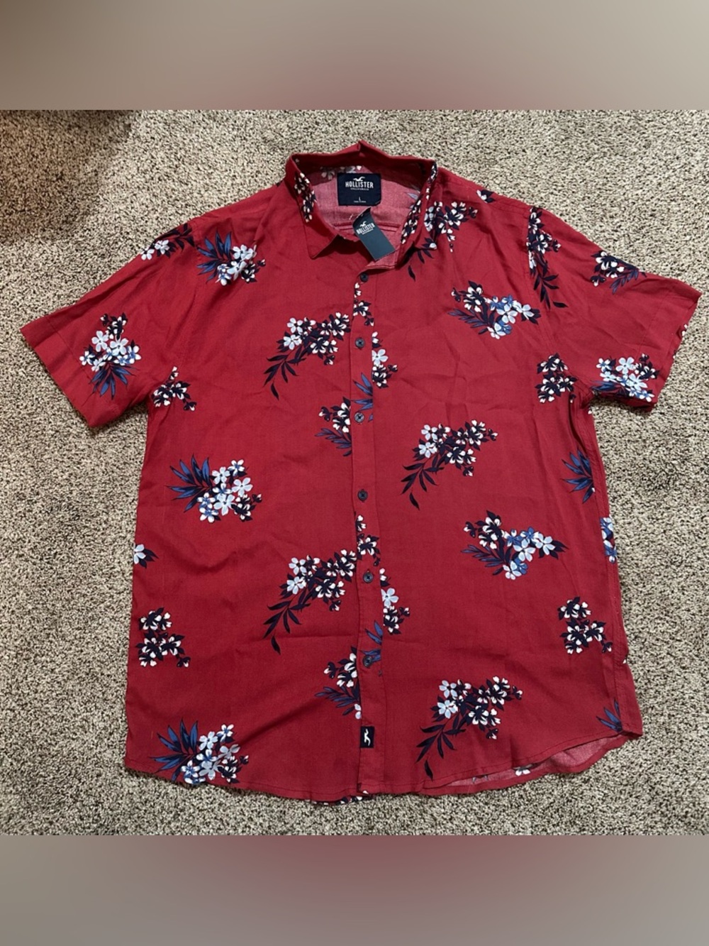 Hollister Men's Burgundy Short-Sleeve Floral Button-Up Shirt